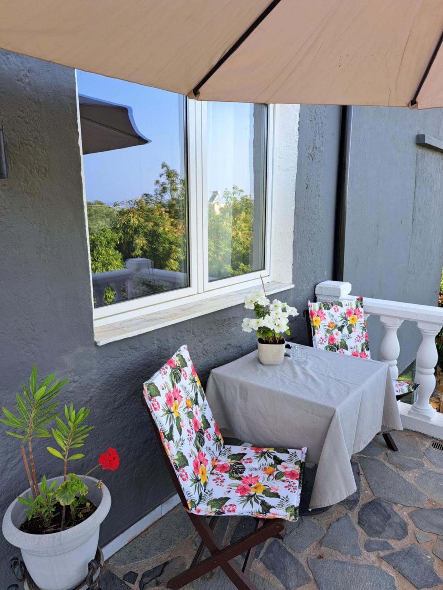 Garden Rooms Pirgos Psilonerou ภายนอก รูปภาพ