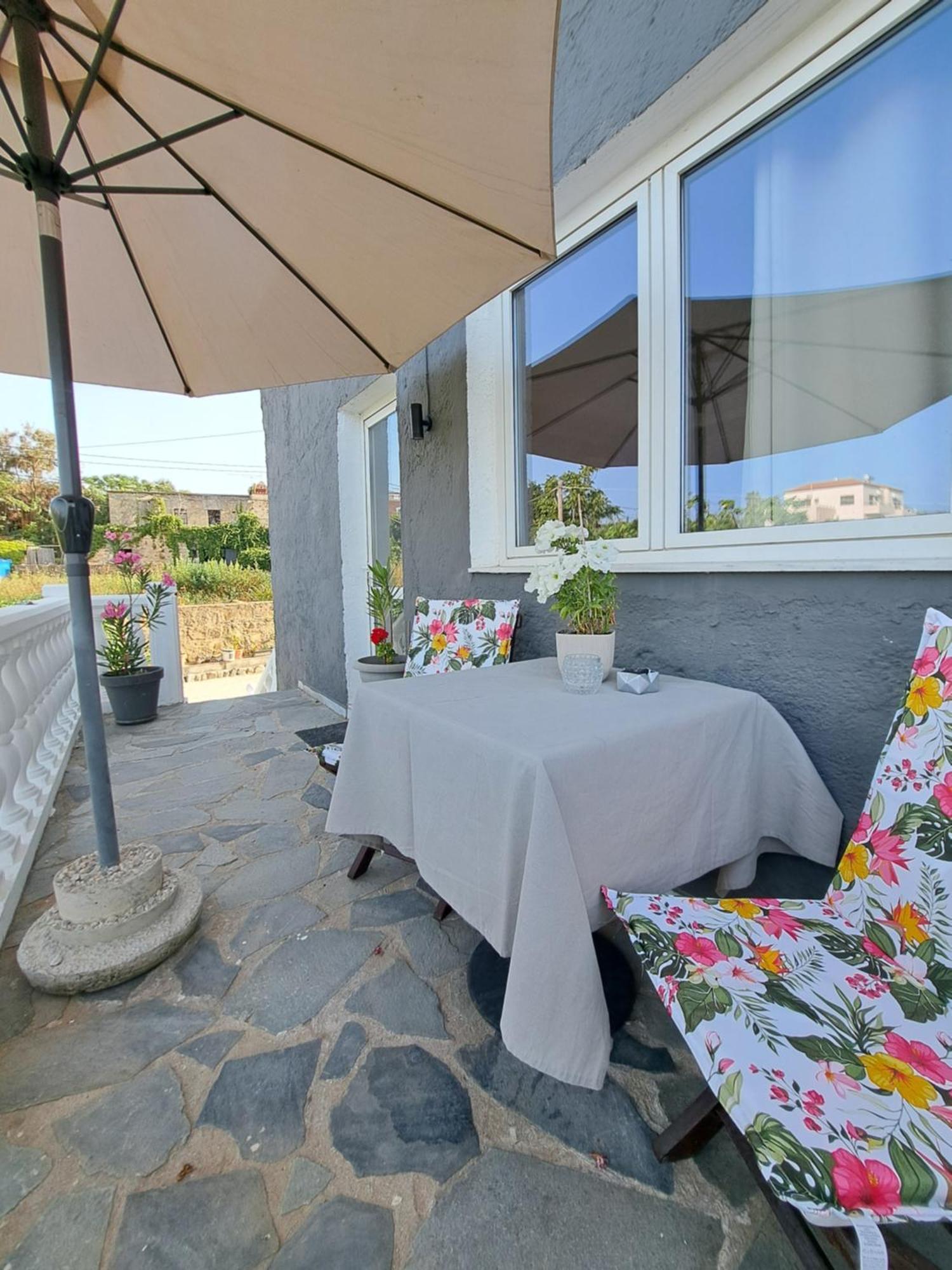 Garden Rooms Pirgos Psilonerou ภายนอก รูปภาพ