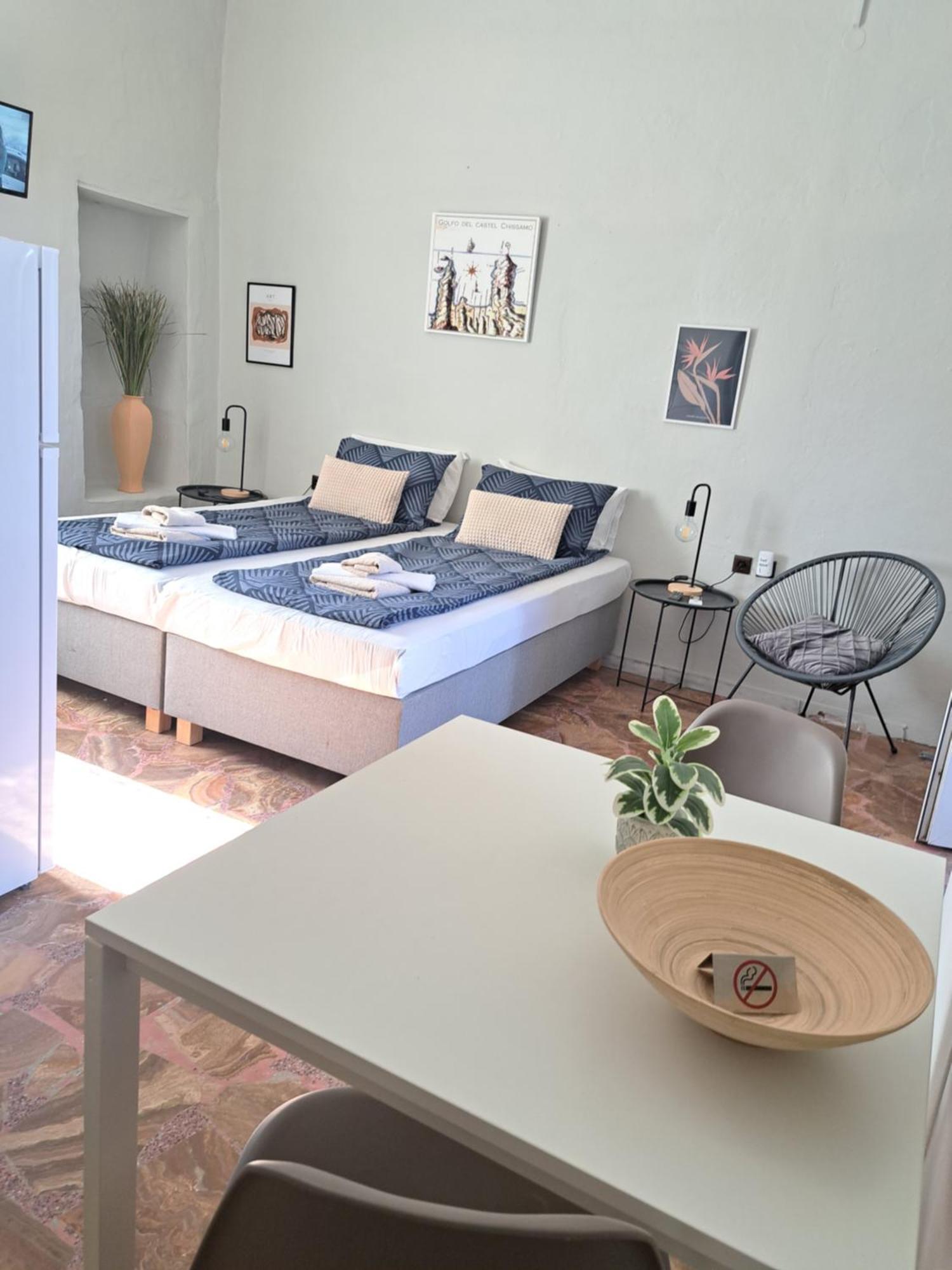 Garden Rooms Pirgos Psilonerou ภายนอก รูปภาพ